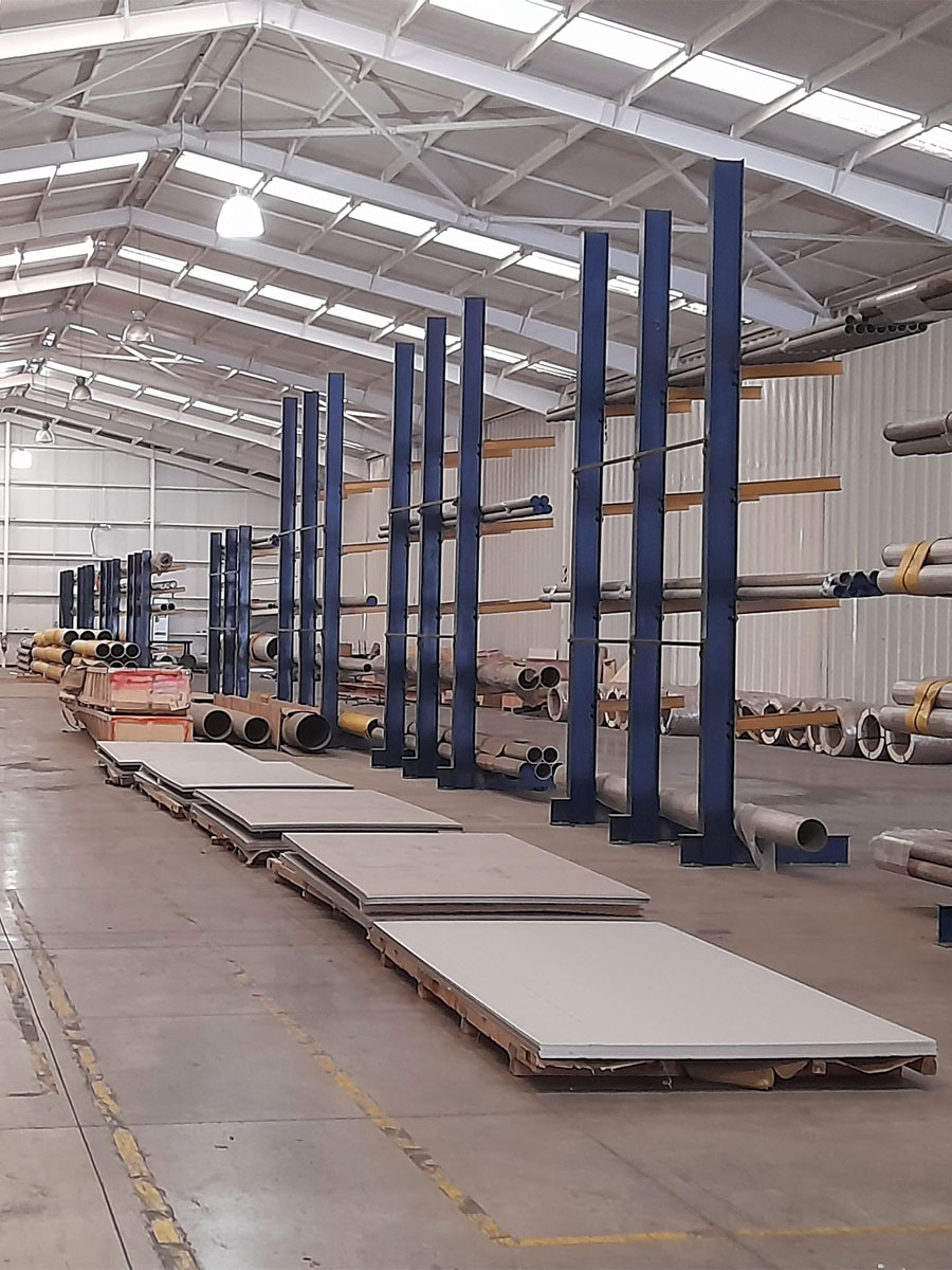 Gpss stainless steel plates and pipes in the Santiago warehouse
